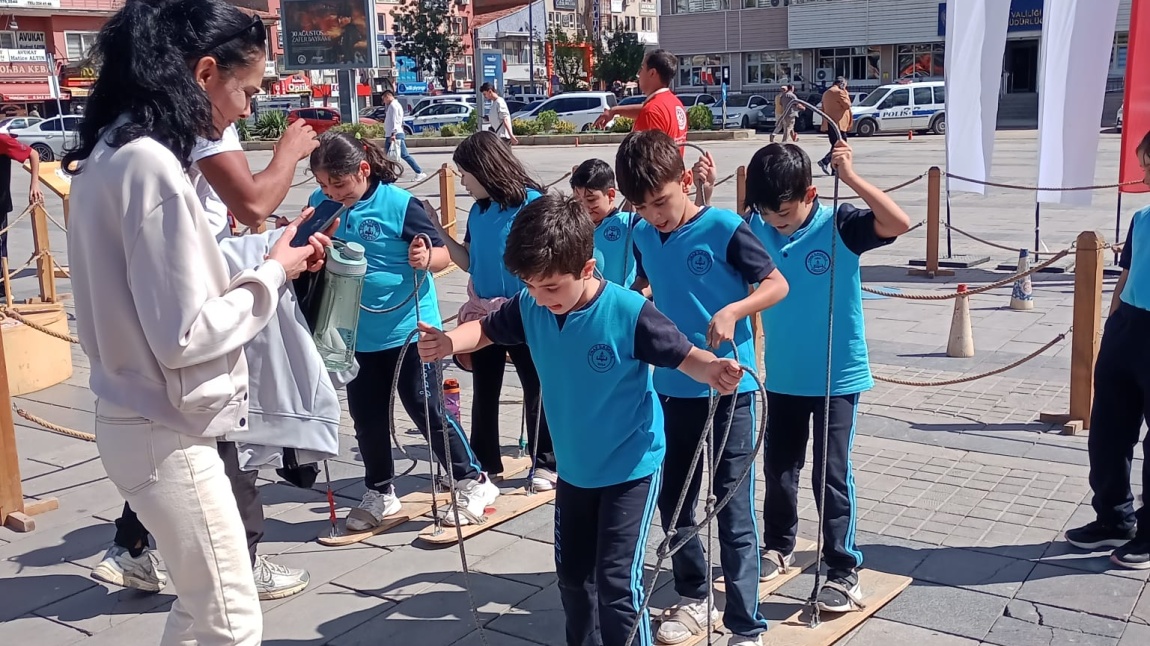 Geleneksel Oyun Tırını Gezdik